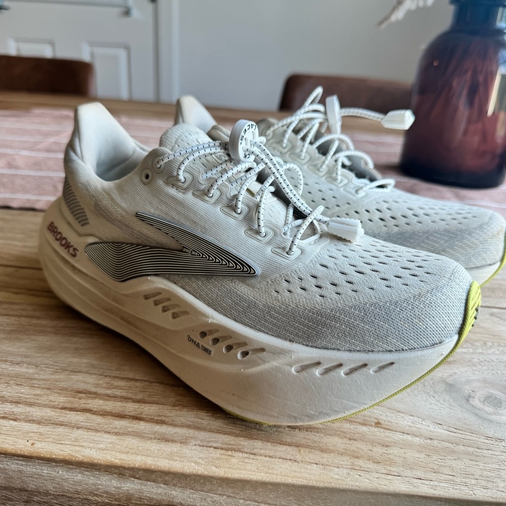 Brooks Glycerin Max women’s 9 coconut